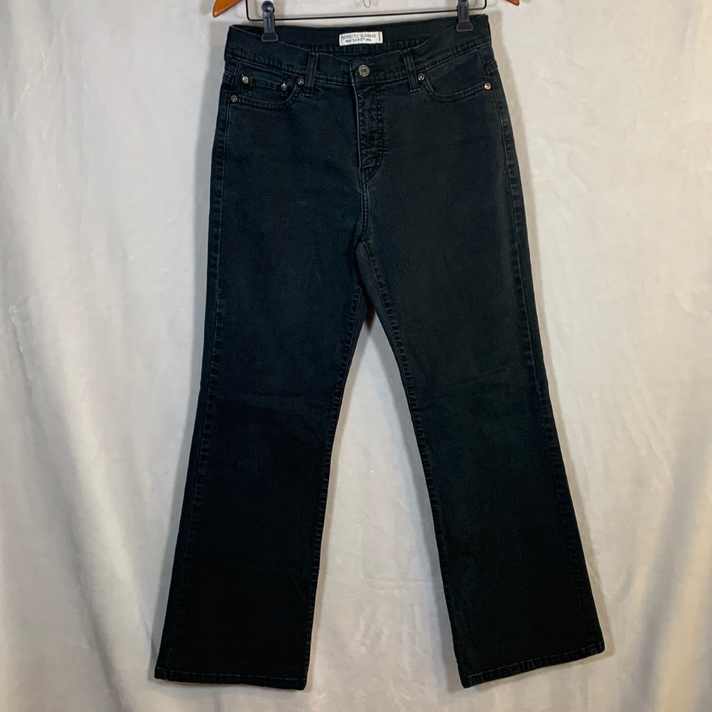 Levi perfectly slimming bootcut 512 dark wash jeans. Size 12 short